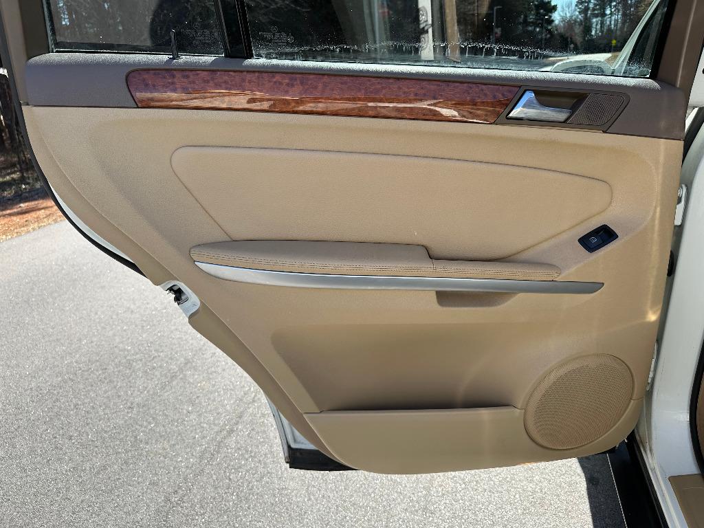 2008 Mercedes-Benz GL-Class GL320 photo